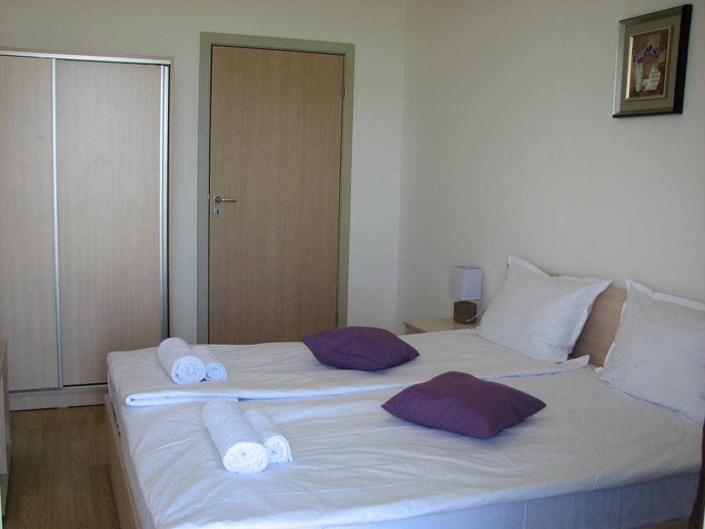 Two-Bedroom Apartment Donika Zarewo Exterior foto