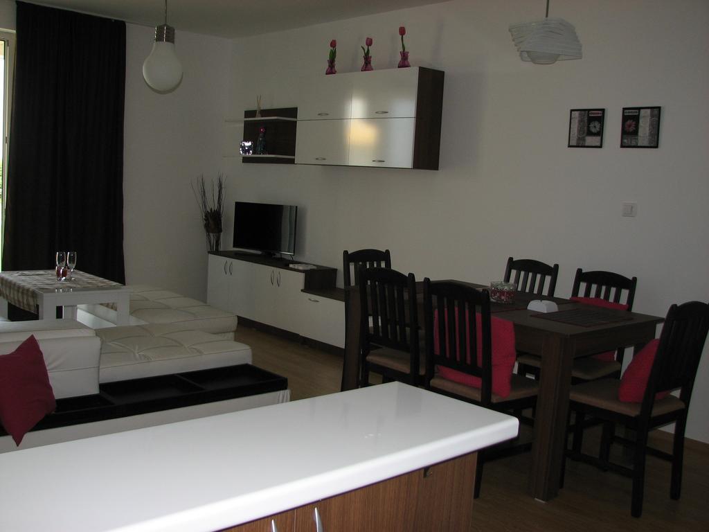 Two-Bedroom Apartment Donika Zarewo Exterior foto